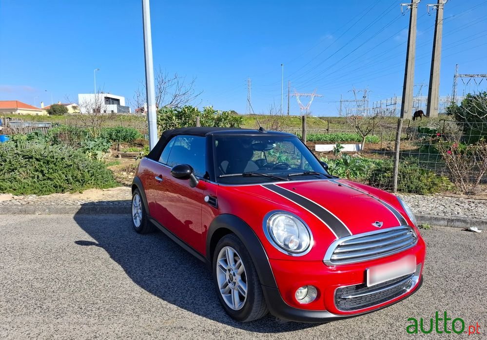 2014' MINI Cabrio Cooper D photo #1