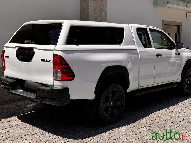2021' Toyota Hilux photo #4