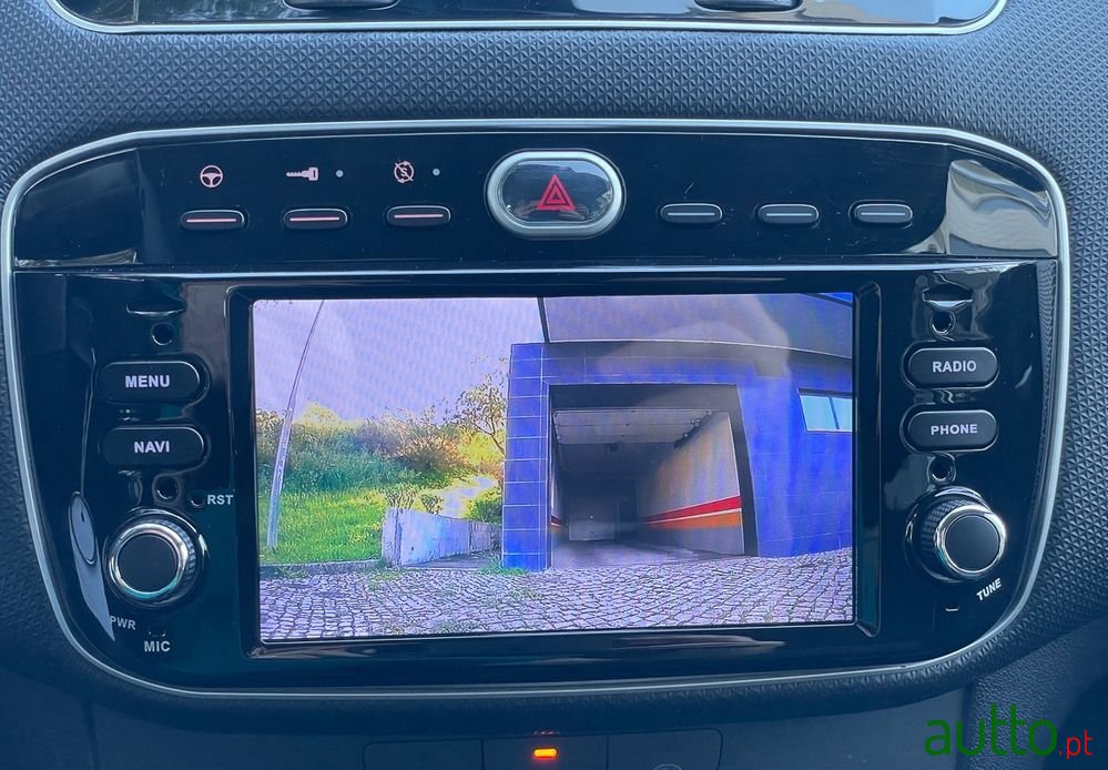 2014' Fiat Punto photo #4