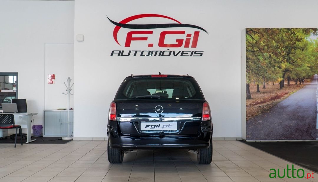 2009' Opel Astra Caravan photo #2