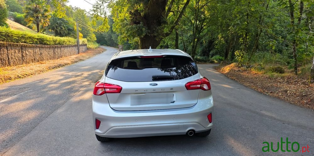 2020' Ford Focus photo #3