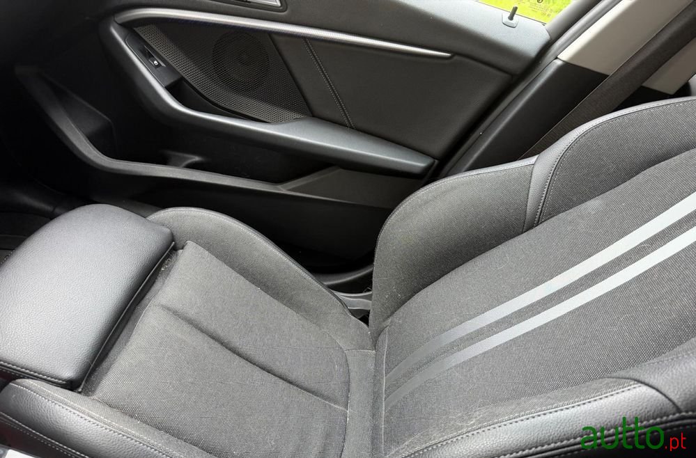2021' BMW Série 1 D Line Sport photo #3