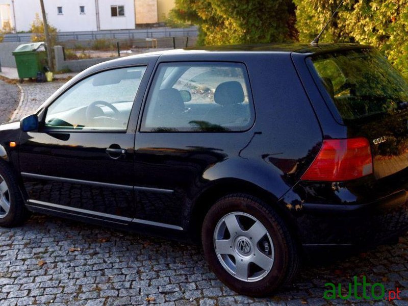 1999' Volkswagen Golf photo #1