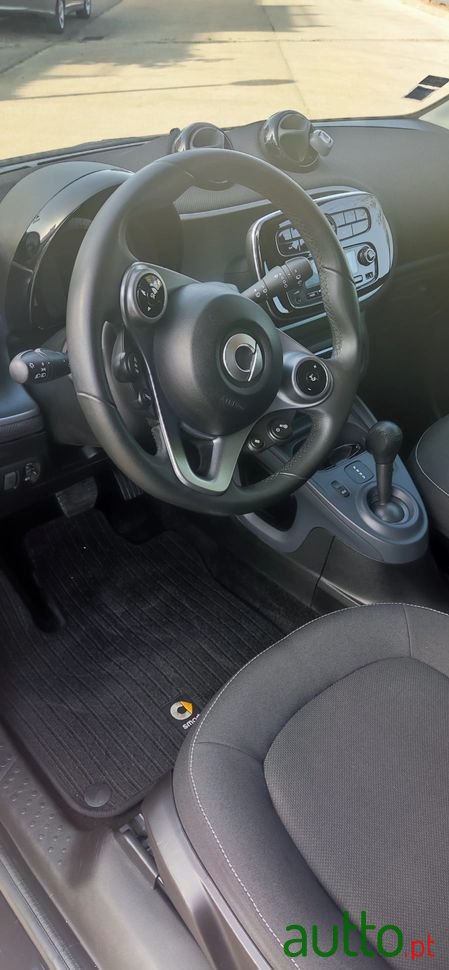 2019' Smart Forfour Electric Drive Passion photo #3