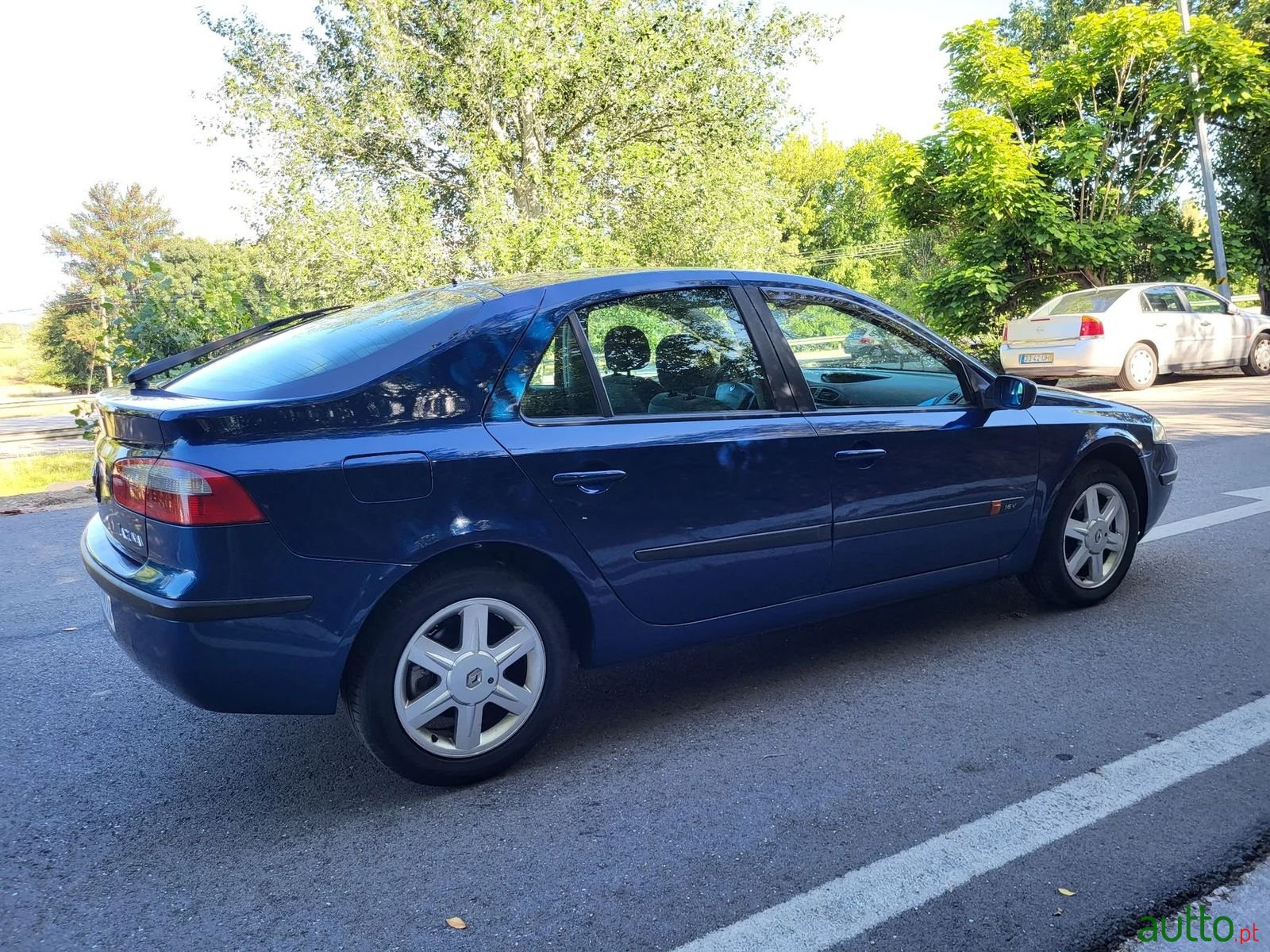 2003' Renault Laguna photo #1
