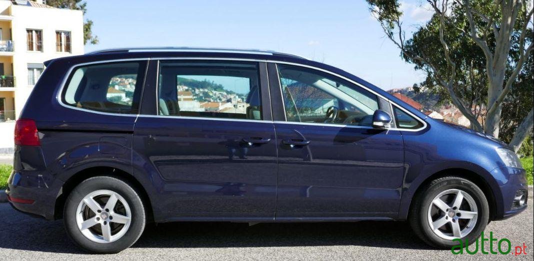 2011' SEAT Alhambra photo #4