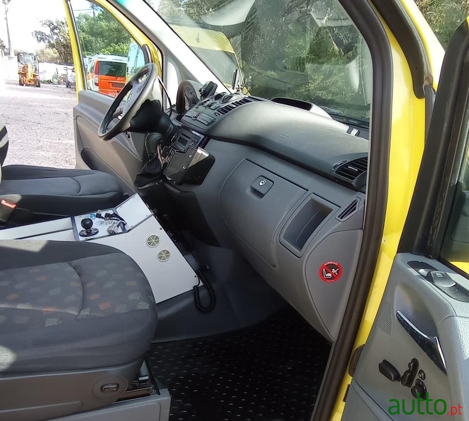 2009' Mercedes-Benz Vito photo #4