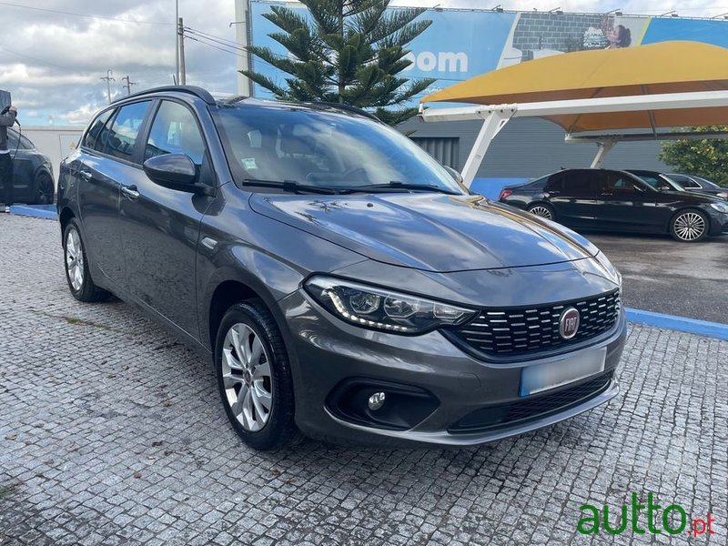 2020' Fiat Tipo Station Wagon photo #3