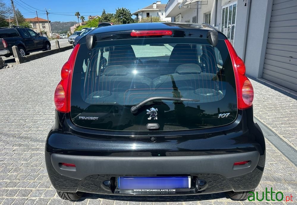 2009' Peugeot 107 1.0 Trendy photo #3