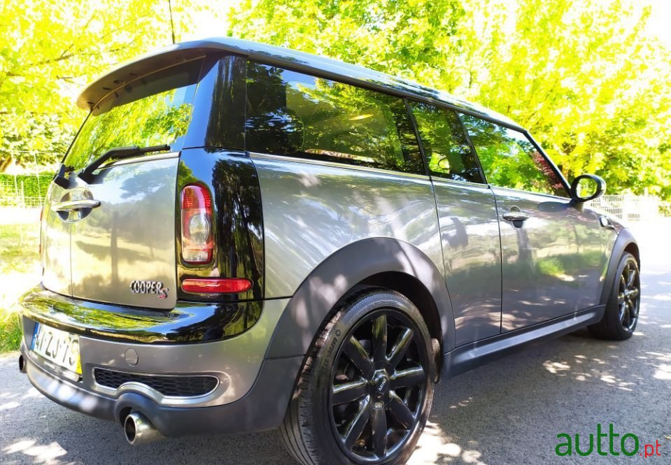 2009' MINI Clubman S photo #4