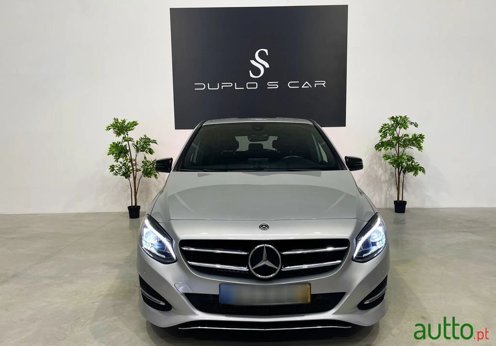 2018' Mercedes-Benz B 180 D Style photo #3