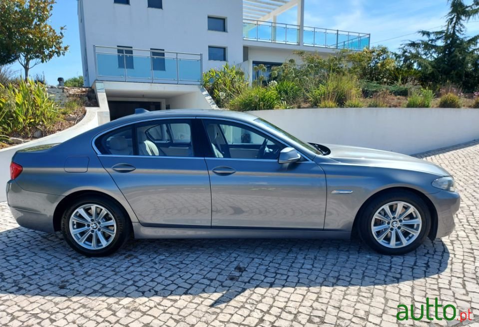 2010' BMW 530 photo #5