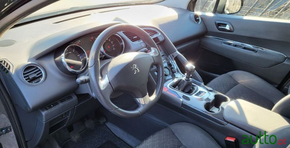 2014' Peugeot 3008 photo #6