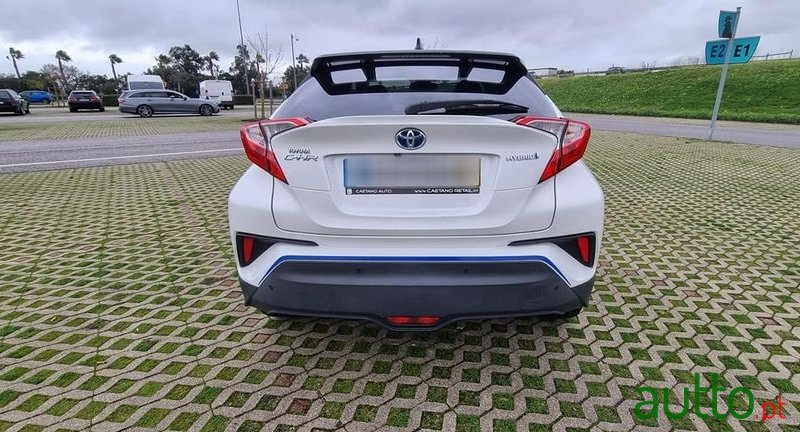 2020' Toyota C-HR photo #2
