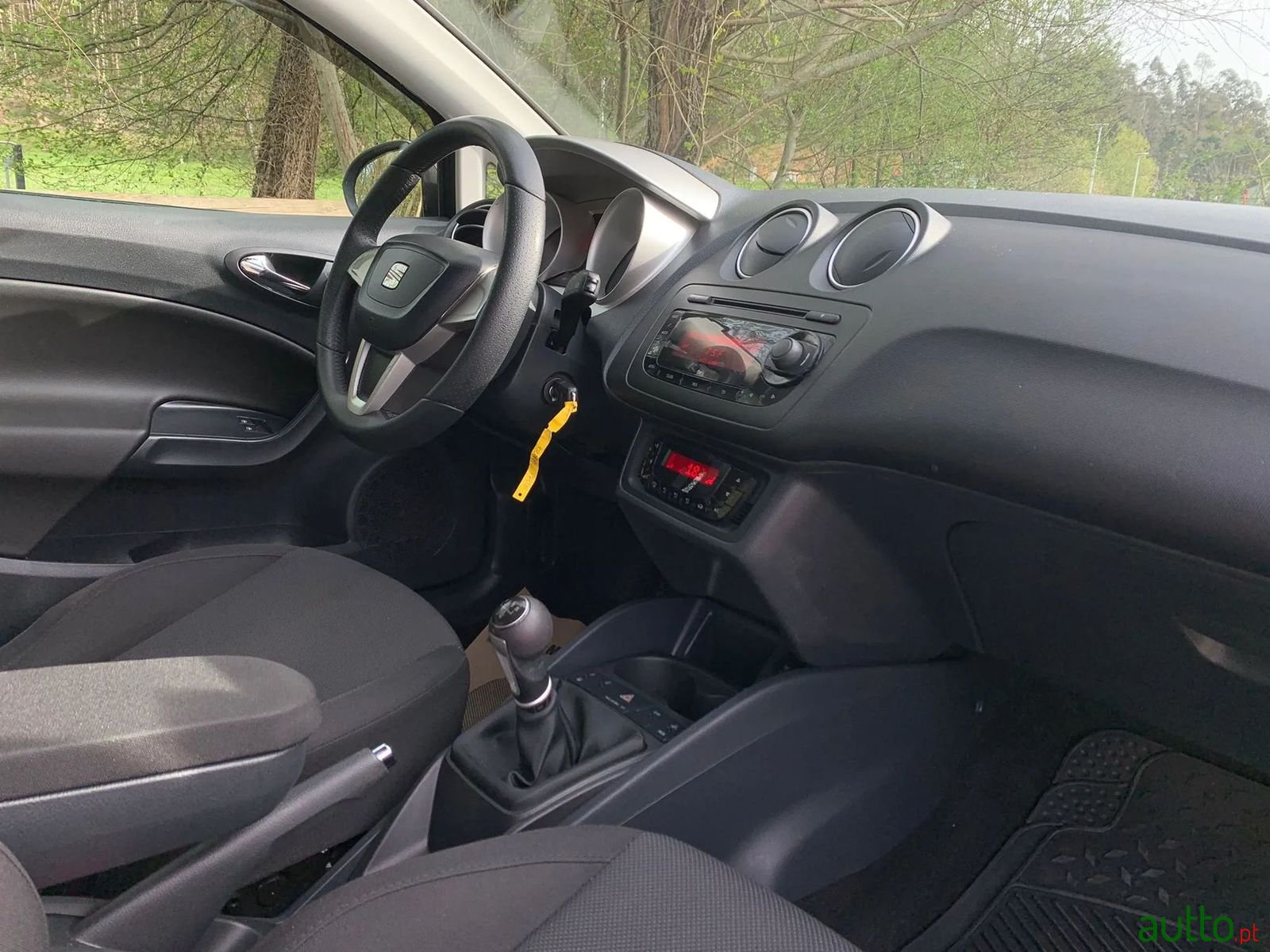 2009' SEAT Ibiza photo #5