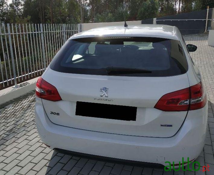 2015' Peugeot 308 Sw photo #2