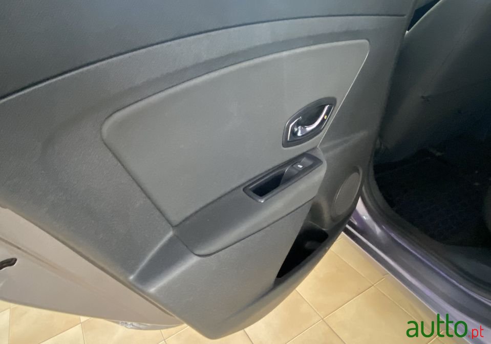 2013' Renault Megane Sport Tourer photo #6