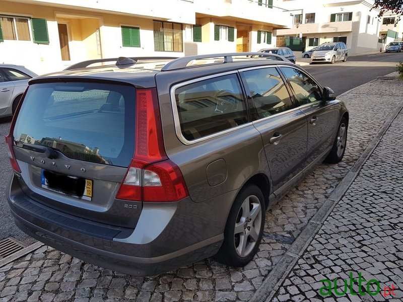 2009' Volvo V70 2.0 D Momentum photo #5