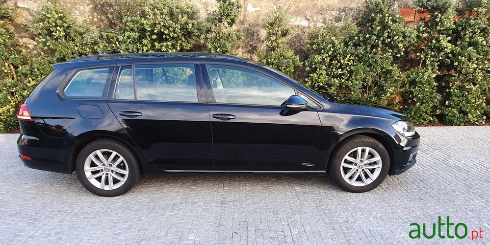 2019' Volkswagen Golf Variant photo #5