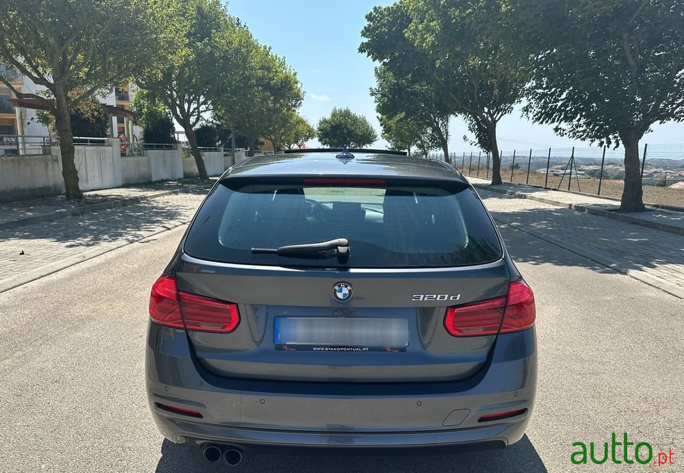 2017' BMW 320 D Touring Advantage Auto photo #6