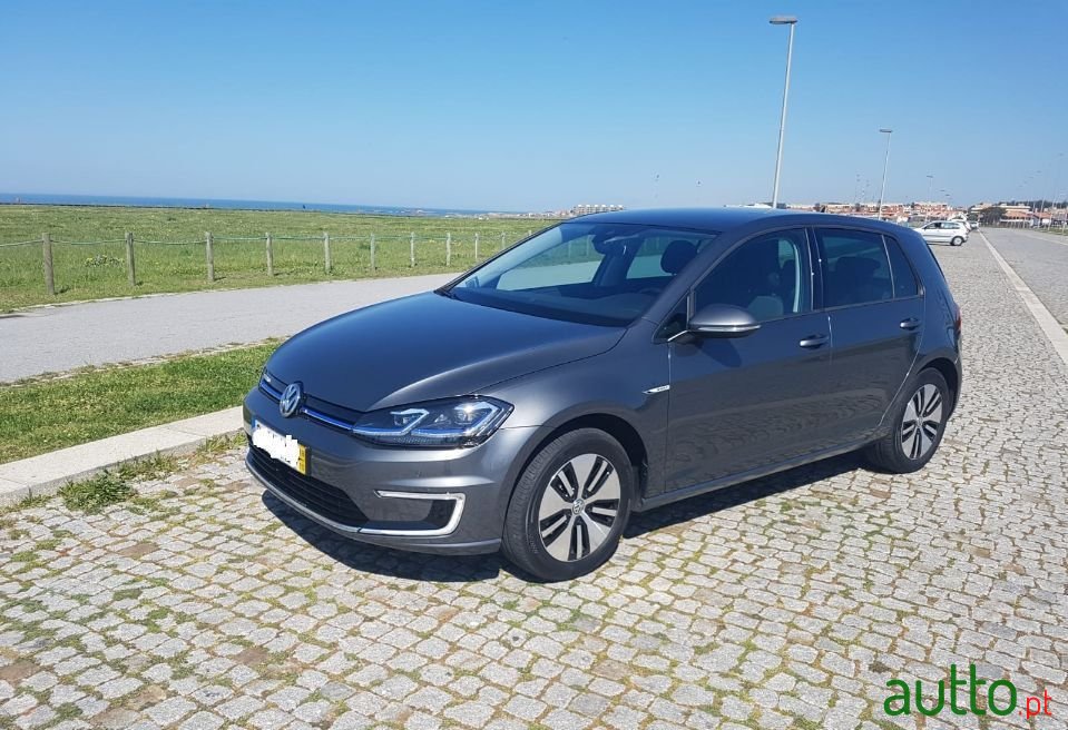 2018' Volkswagen E-Golf photo #5