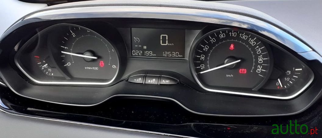 2019' Peugeot 208 photo #3