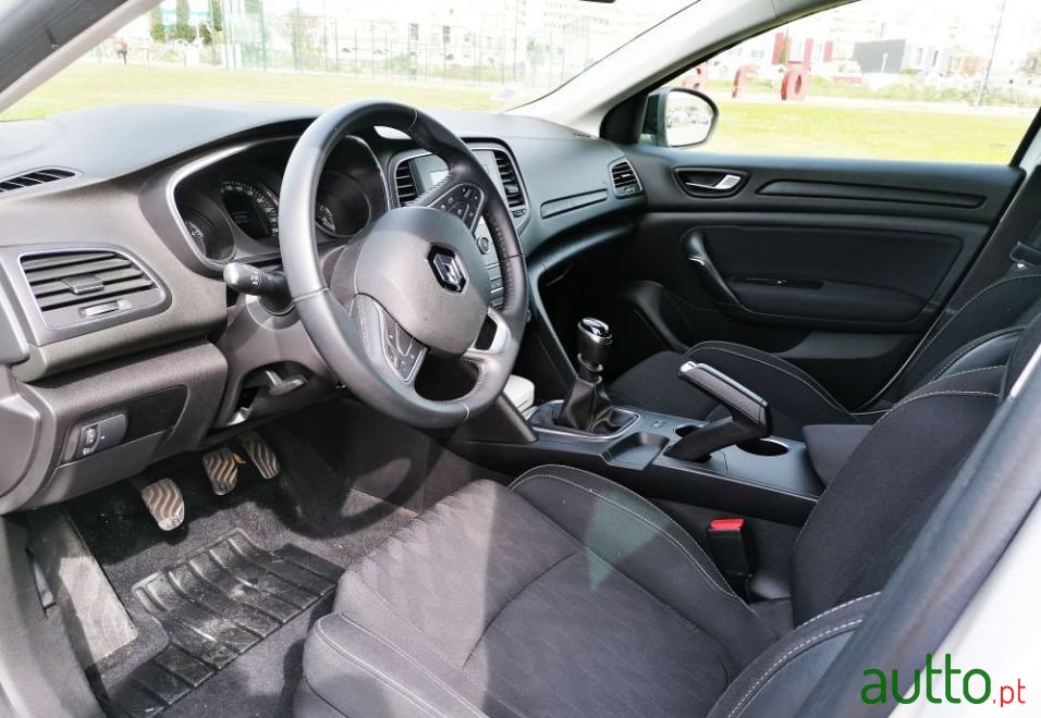 2019' Renault Megane Sport Tourer photo #4