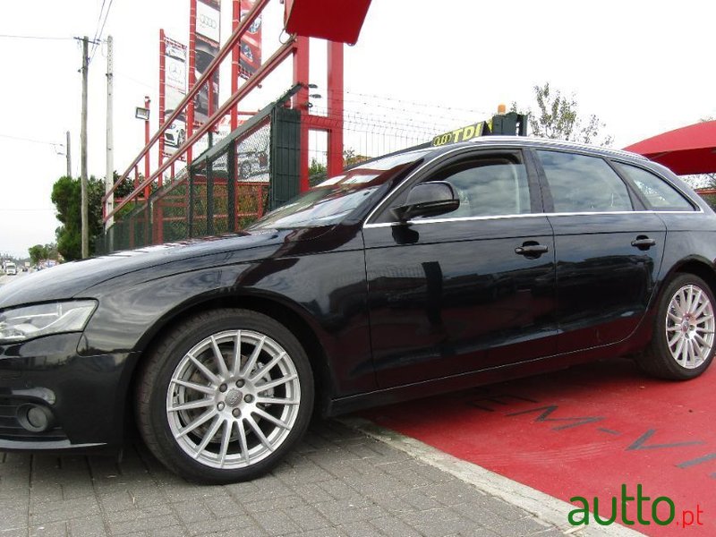 2009' Audi A4 Avant photo #2
