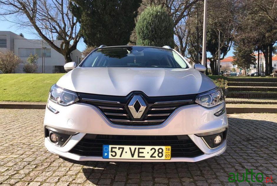 2018' Renault Megane Sport Tourer photo #3