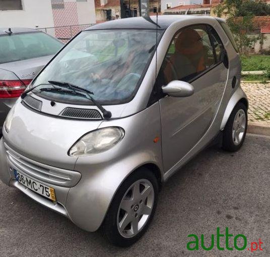 2001' Smart Fortwo photo #2