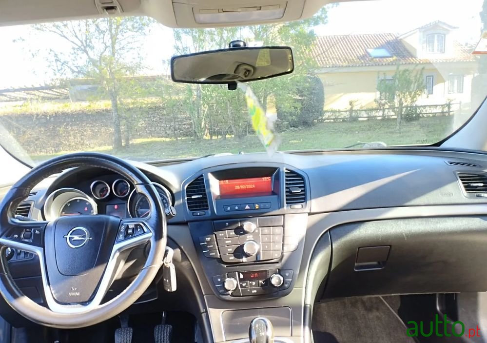 2010' Opel Insignia Sports Tourer photo #5