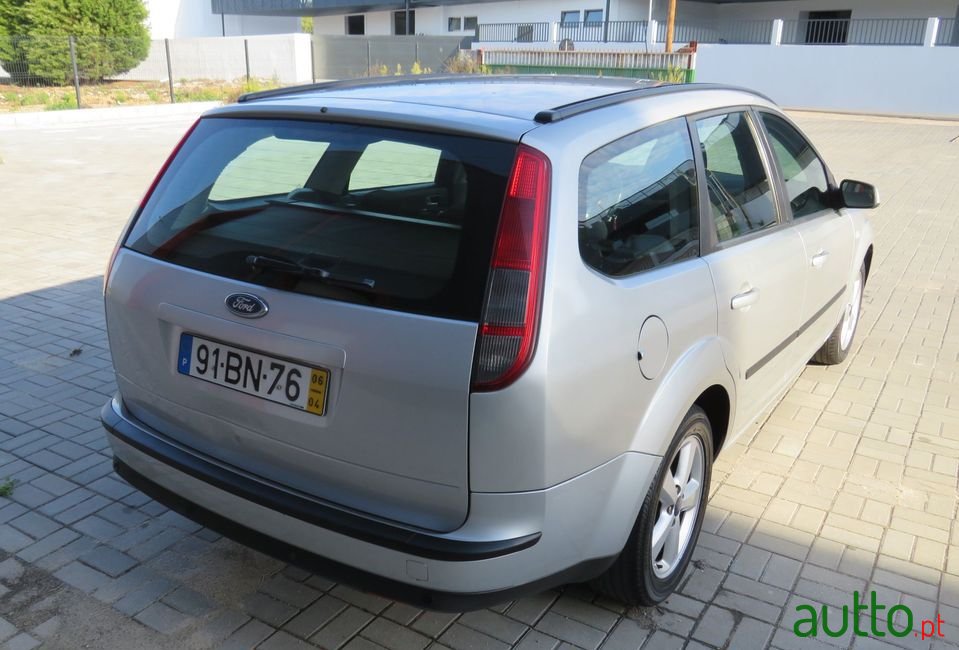 2006' Ford Focus Sw photo #3