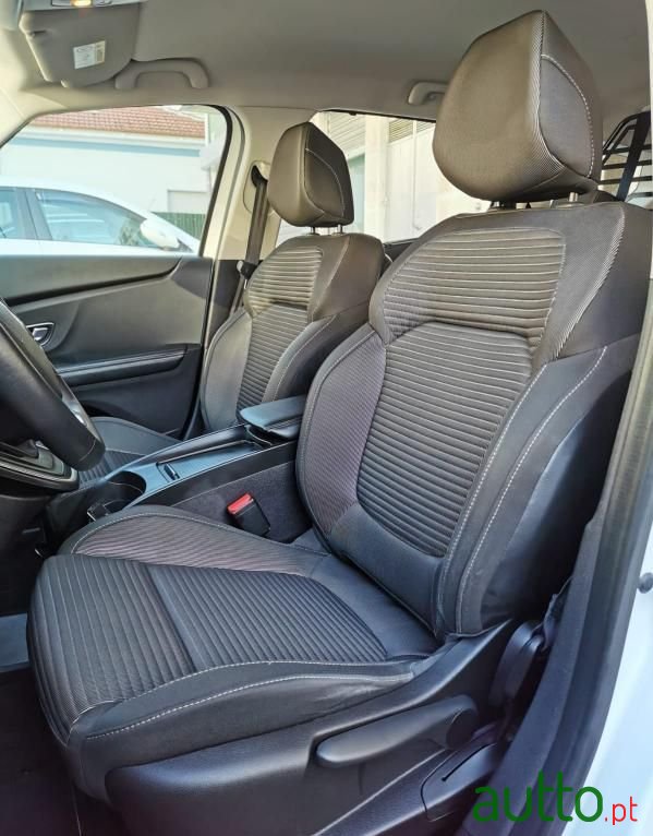 2018' Renault Grand Scenic photo #3