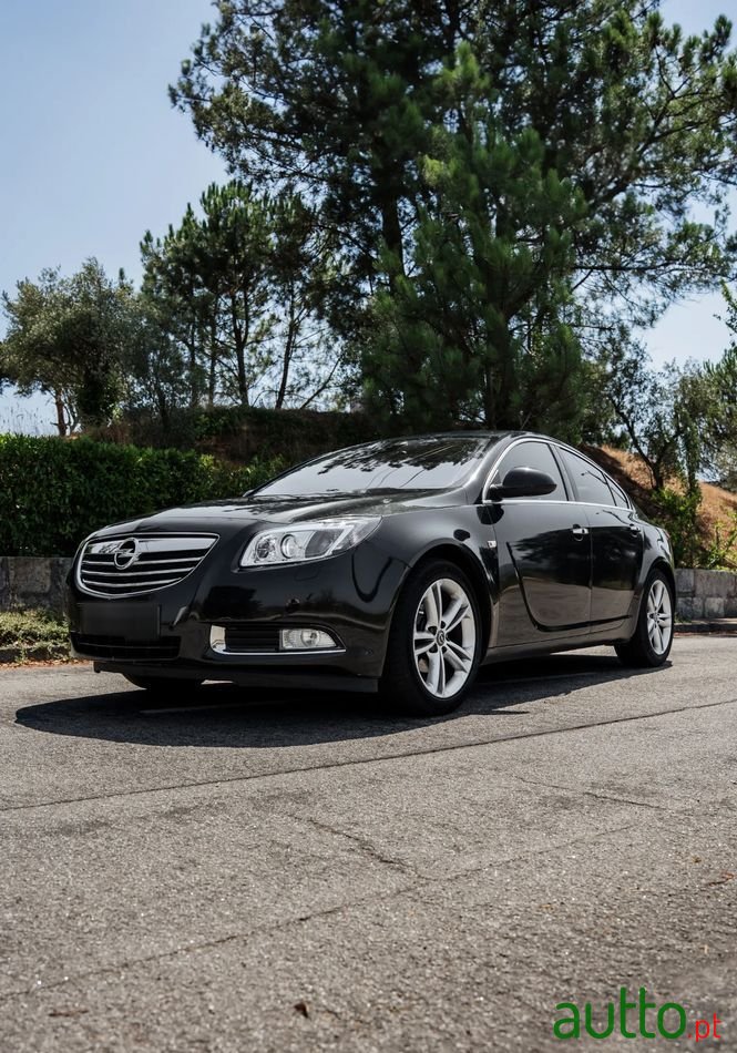 2011' Opel Insignia 2.0 Cdti Edition Ecoflex photo #2