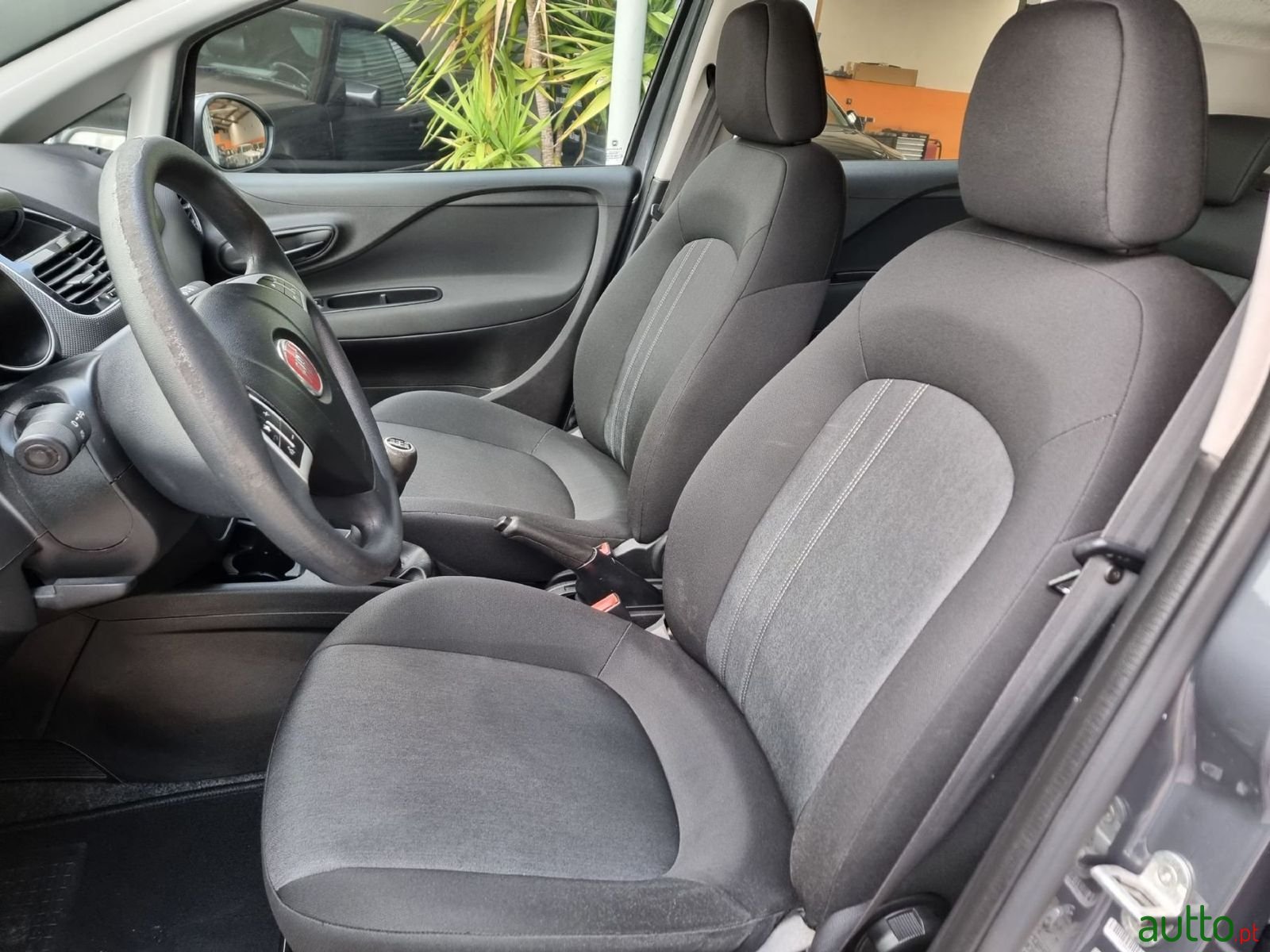 2015' Fiat Punto photo #3