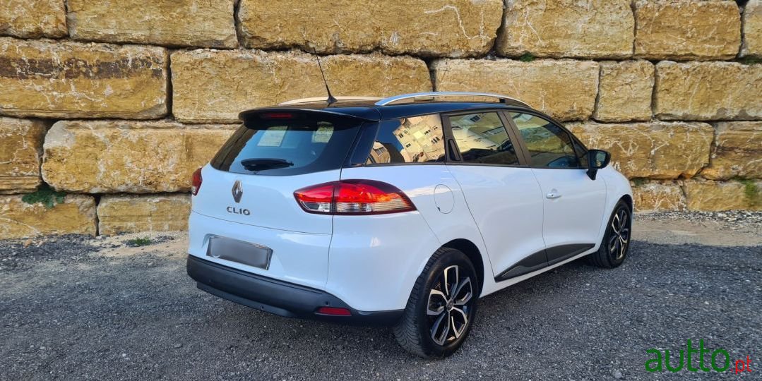 2017' Renault Clio Sport Tourer photo #2