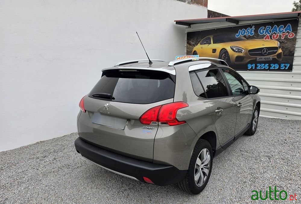 2016' Peugeot 2008 photo #2