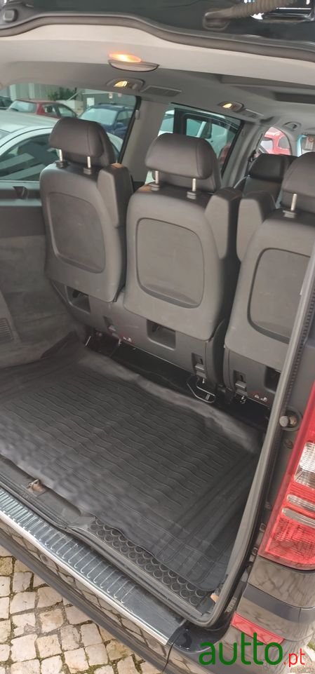 2011' Mercedes-Benz Viano photo #6