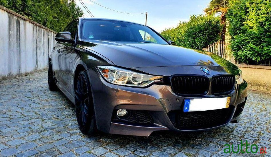 2012' BMW 320 photo #1