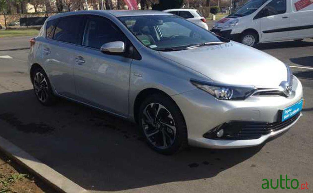 2015' Toyota Auris 1.8 HSD Comfort+P.Sport photo #2