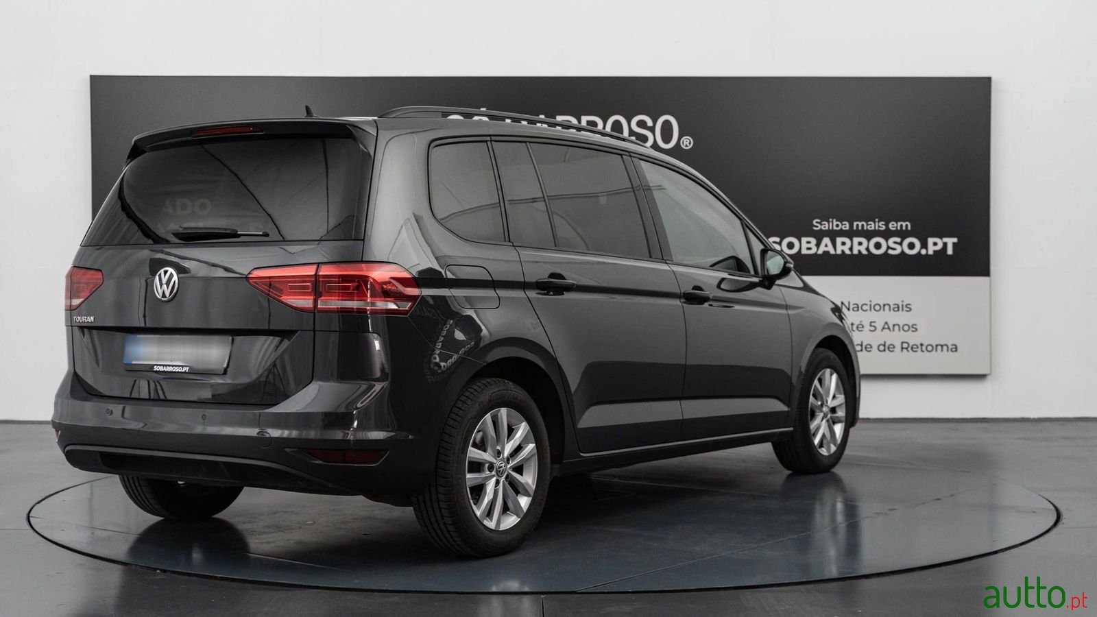 2018' Volkswagen Touran photo #4