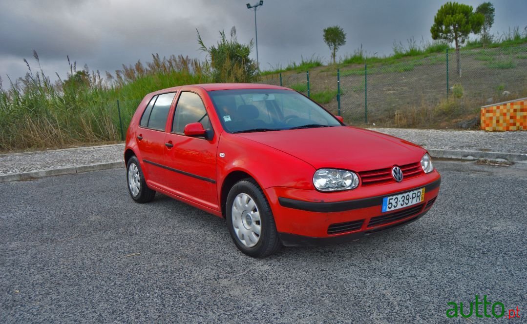 2000' Volkswagen Golf photo #1