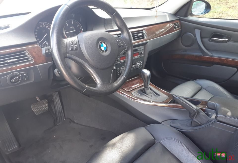 2008' BMW 320 photo #5