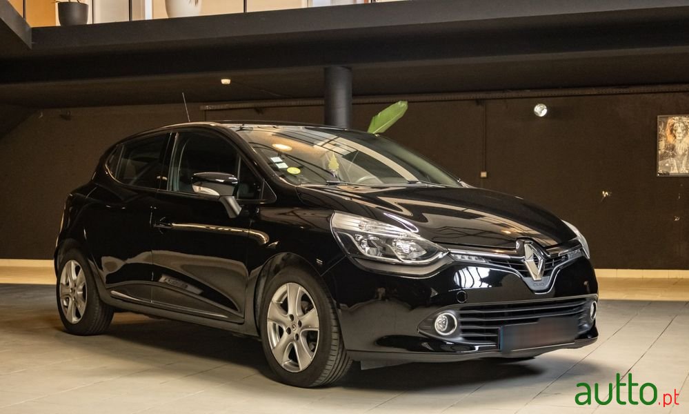 2015' Renault Clio 1.5 Dci Dynamique S Edc photo #3