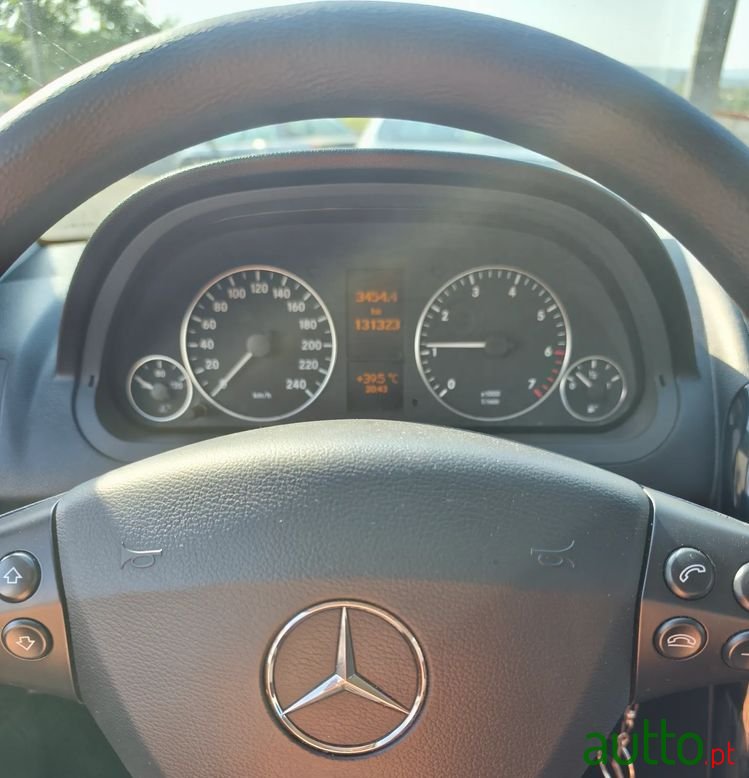 2011' Mercedes-Benz Classe A photo #6