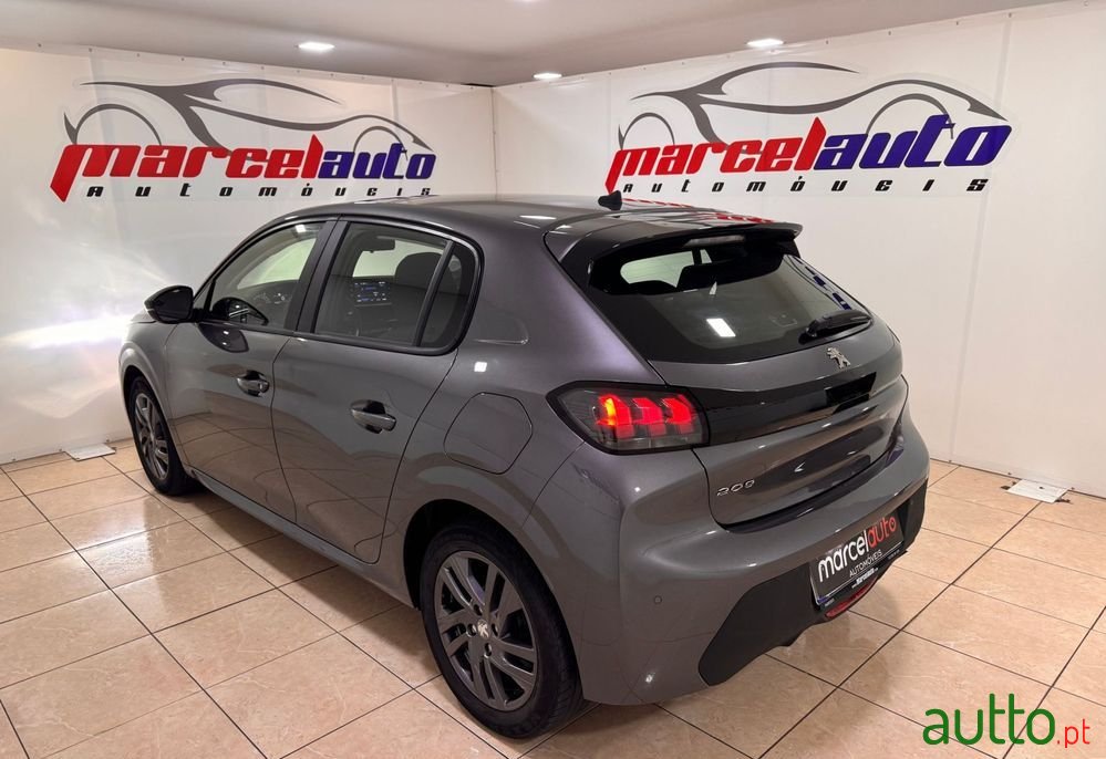2021' Peugeot 208 photo #6