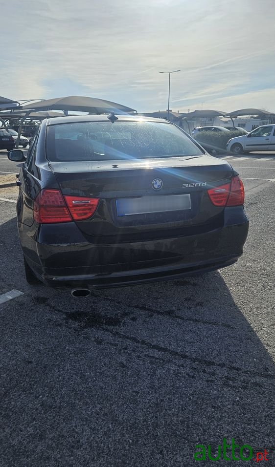 2010' BMW Série 3 D Auto photo #3