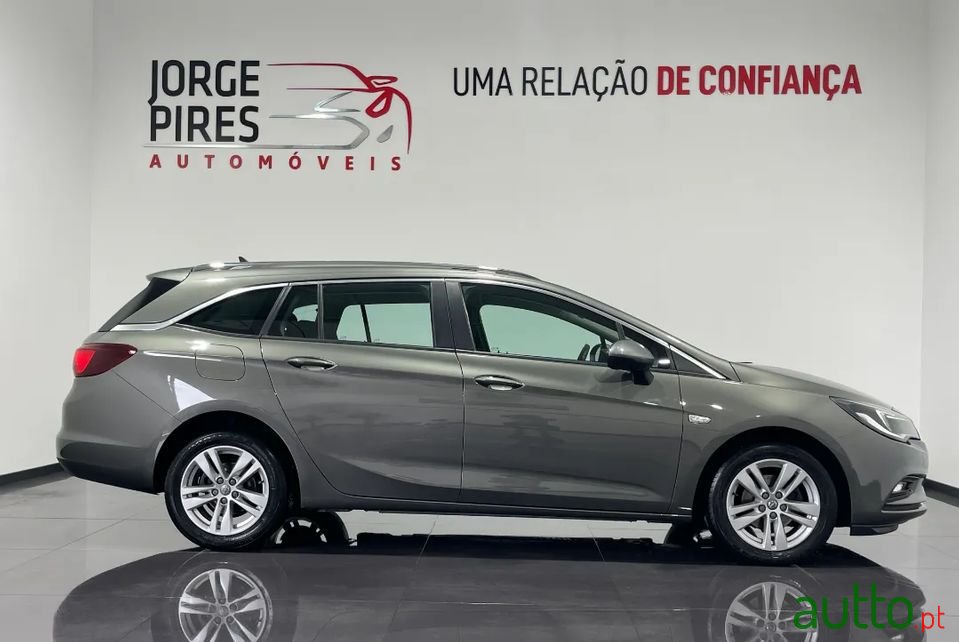2017' Opel Astra Sports Tourer photo #3