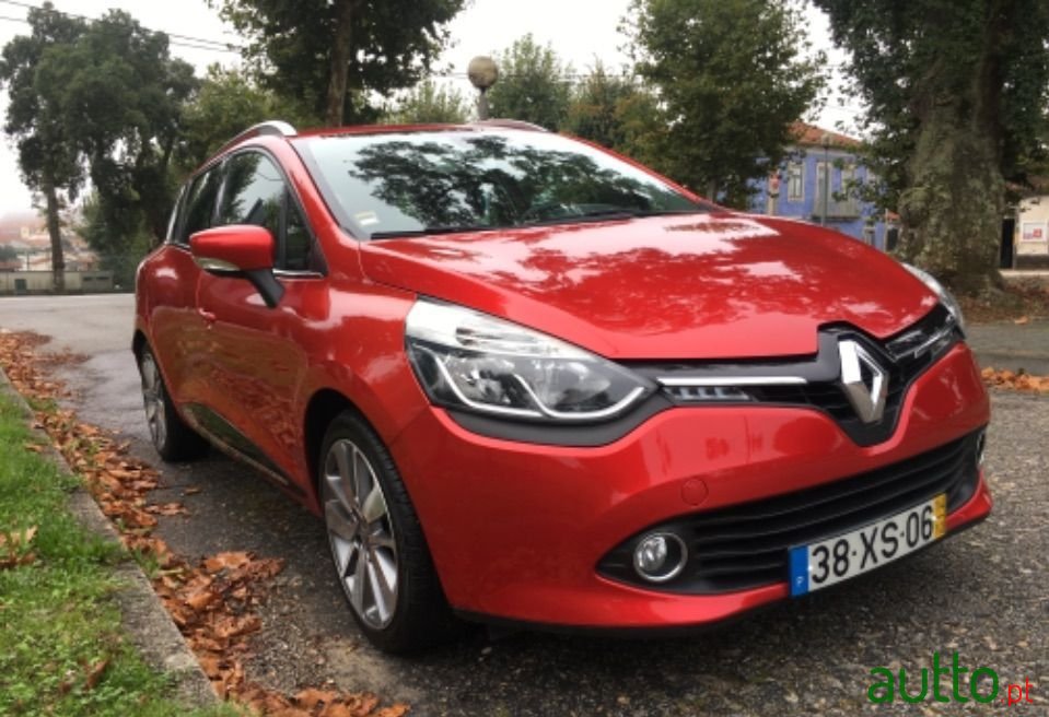 2014' Renault Clio Sport Tourer photo #2