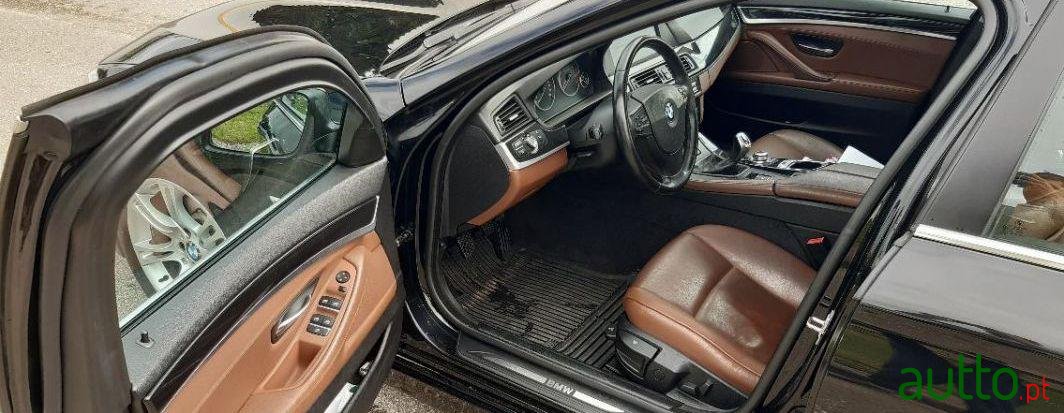 2010' BMW 530 photo #3